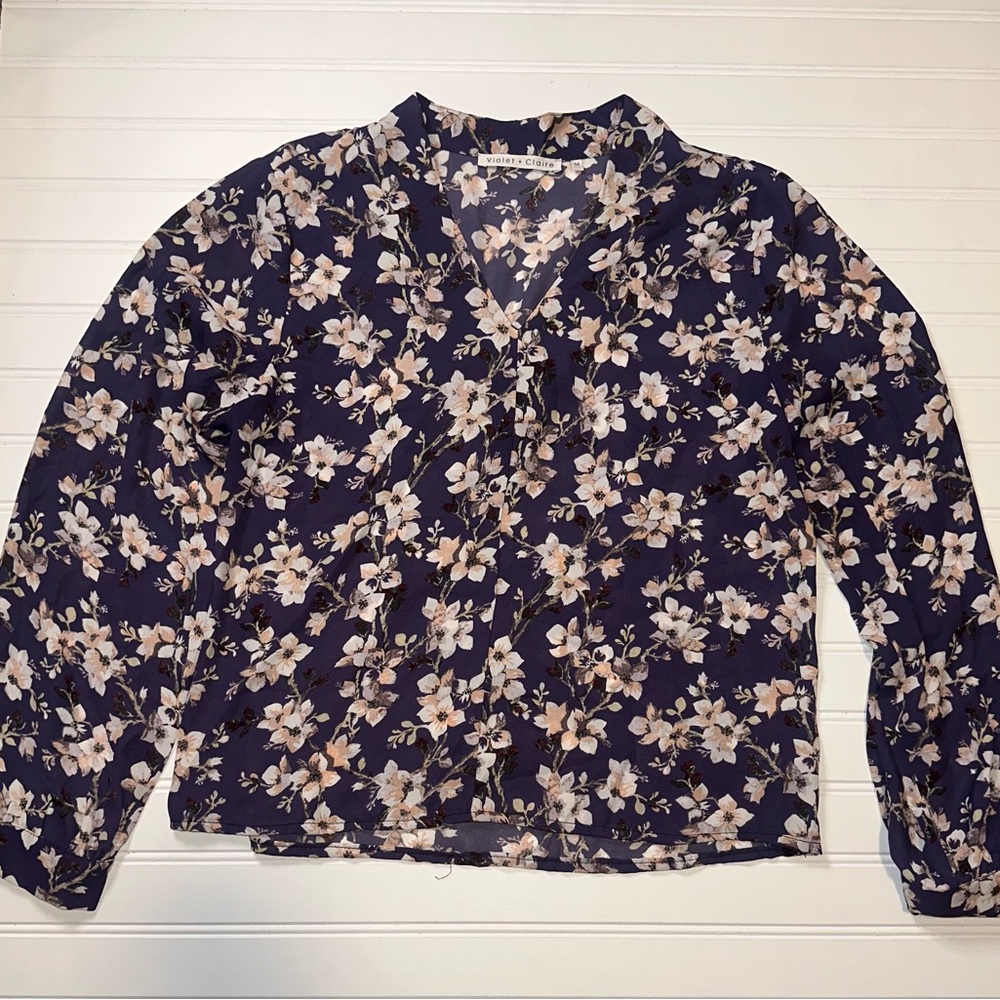 Violet & Claire Purple Ruffled Long Sleeve Blouse Size M Floral V-Neck